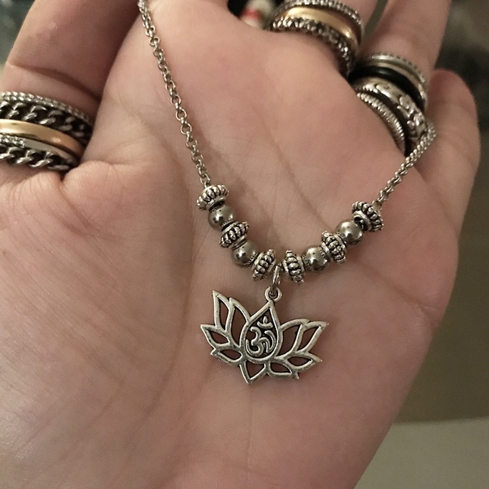 🔴SALE ! lotus flower om sign steel chain necklace - Picture 2 of 7